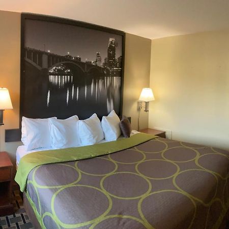 Super 8 By Wyndham Chisago City Ngoại thất bức ảnh